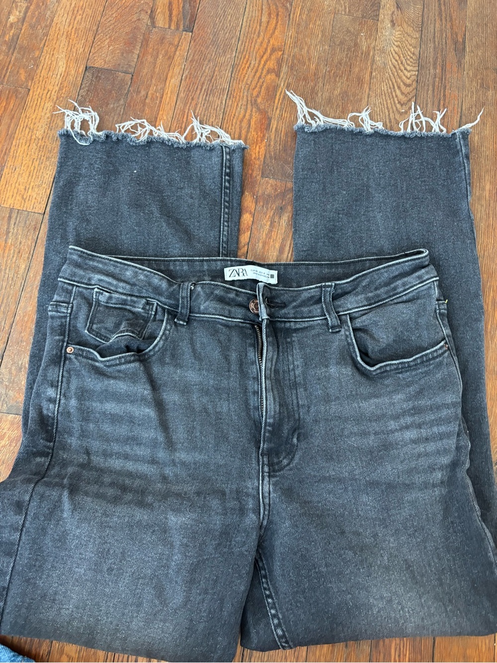 Zara Black Frayed-Hem Cropped Jeans